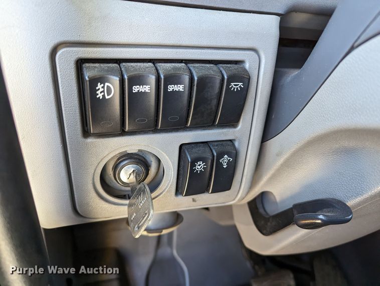 image for item LP9151 2016 Peterbilt 579 semi truck