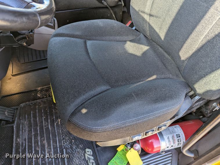 image for item LP9151 2016 Peterbilt 579 semi truck