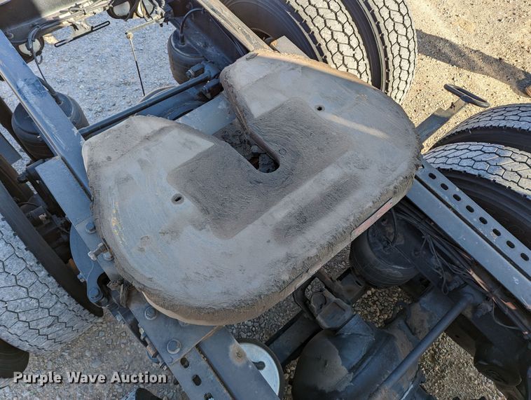 image for item LP9151 2016 Peterbilt 579 semi truck