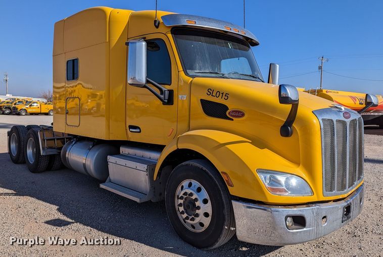 image for item LP9152 2016 Peterbilt 579 semi truck