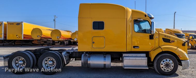 image for item LP9152 2016 Peterbilt 579 semi truck