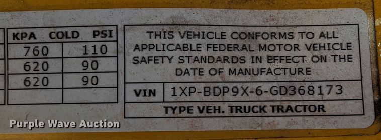 image for item LP9152 2016 Peterbilt 579 semi truck