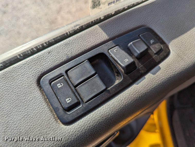 image for item LP9153 2018 Peterbilt 579  semi truck