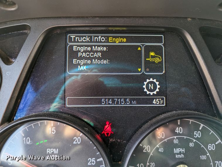 image for item LP9153 2018 Peterbilt 579  semi truck