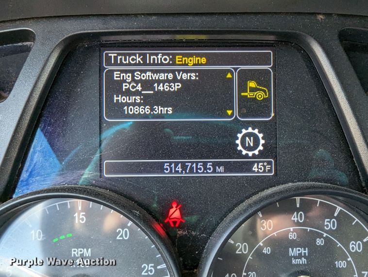 image for item LP9153 2018 Peterbilt 579  semi truck