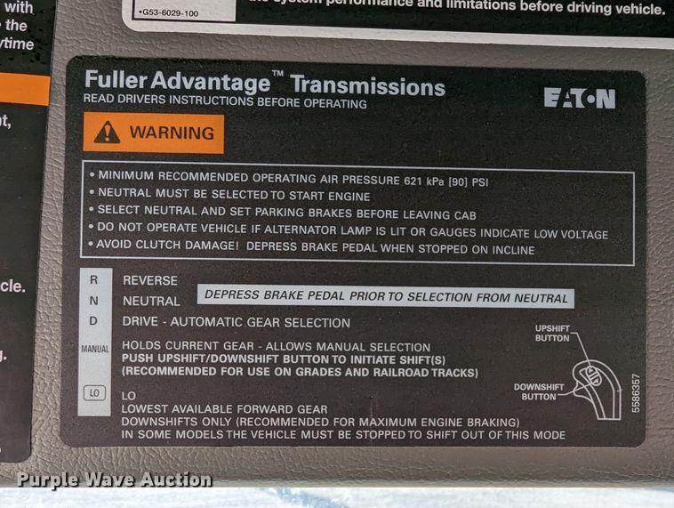 image for item LP9153 2018 Peterbilt 579  semi truck