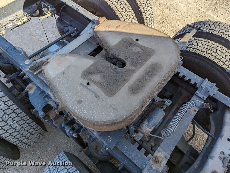 image for item LP9153 2018 Peterbilt 579  semi truck