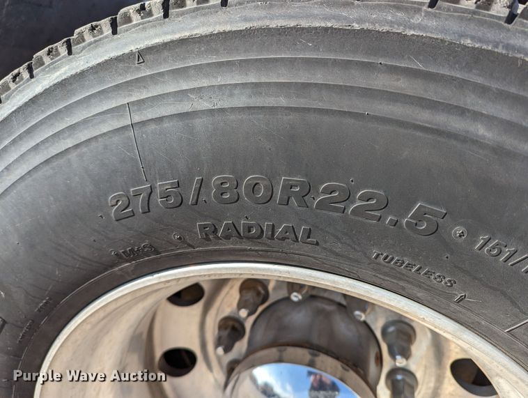 image for item LP9153 2018 Peterbilt 579  semi truck