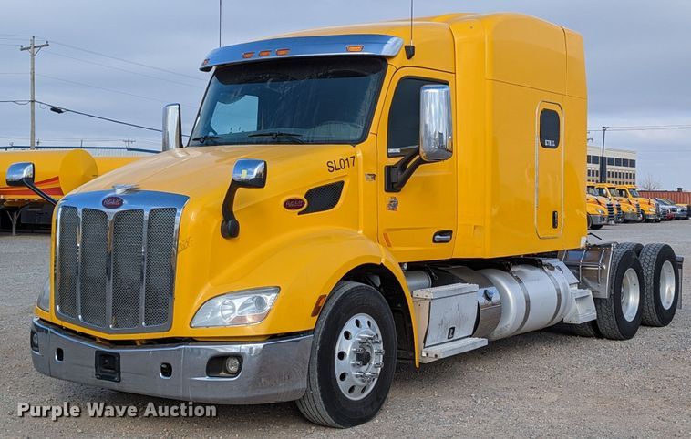image for item LP9154 2016 Peterbilt 579 semi truck