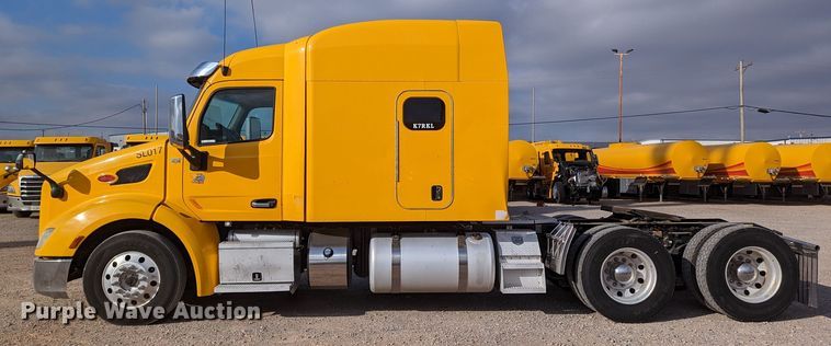 image for item LP9154 2016 Peterbilt 579 semi truck