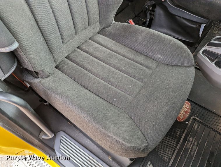 image for item LP9154 2016 Peterbilt 579 semi truck