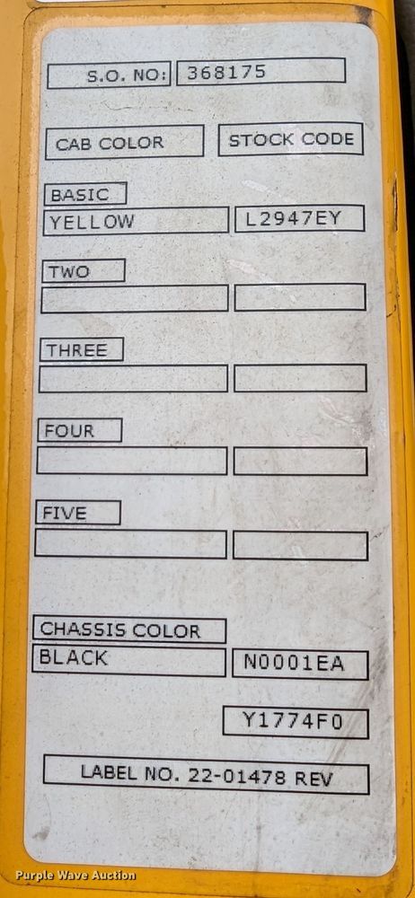 image for item LP9154 2016 Peterbilt 579 semi truck