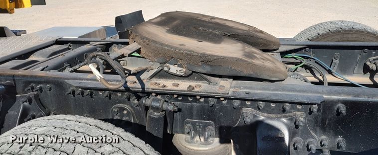 image for item LP9155 2018 Freightliner Cascadia 125 semi truck