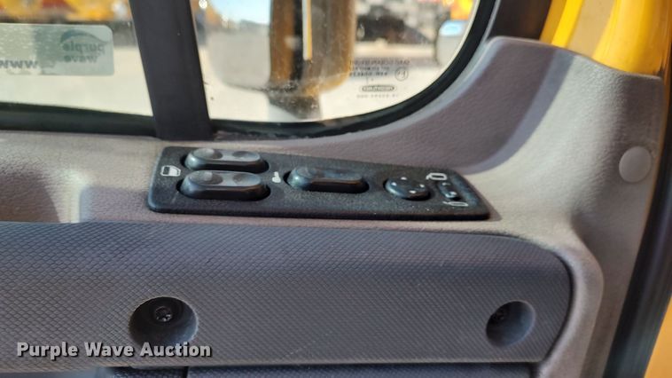 image for item LP9155 2018 Freightliner Cascadia 125 semi truck