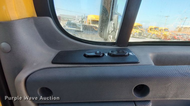 image for item LP9155 2018 Freightliner Cascadia 125 semi truck