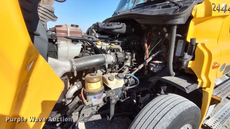 image for item LP9155 2018 Freightliner Cascadia 125 semi truck