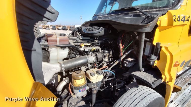 image for item LP9155 2018 Freightliner Cascadia 125 semi truck