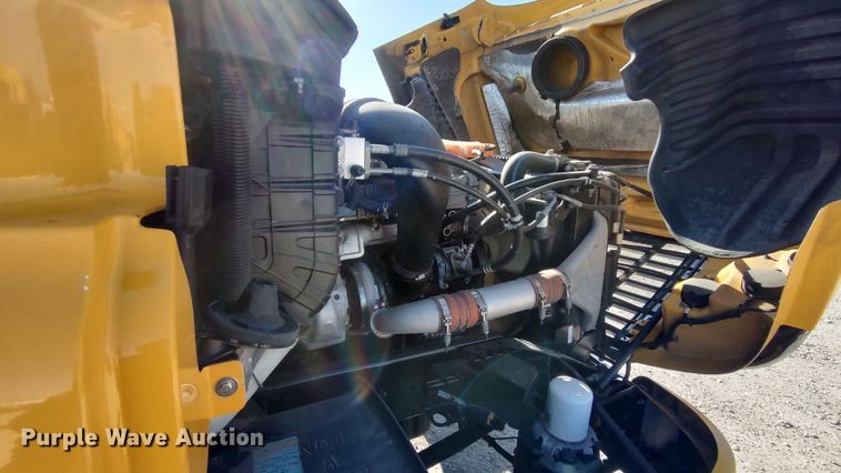 image for item LP9155 2018 Freightliner Cascadia 125 semi truck