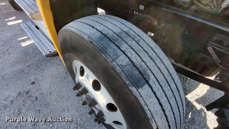 image for item LP9155 2018 Freightliner Cascadia 125 semi truck