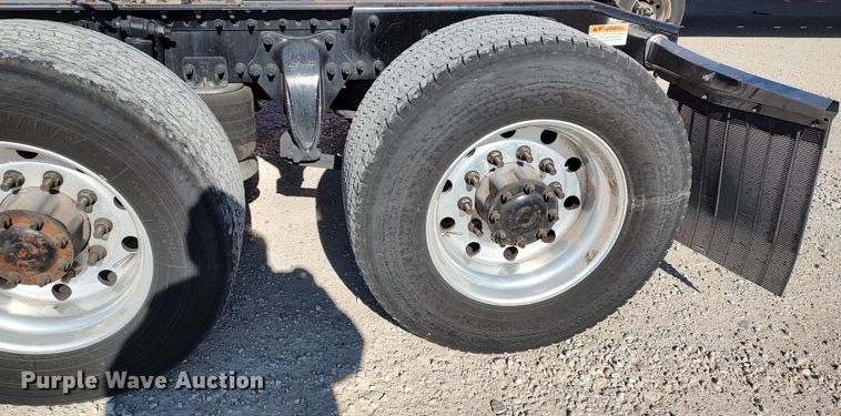 image for item LP9155 2018 Freightliner Cascadia 125 semi truck