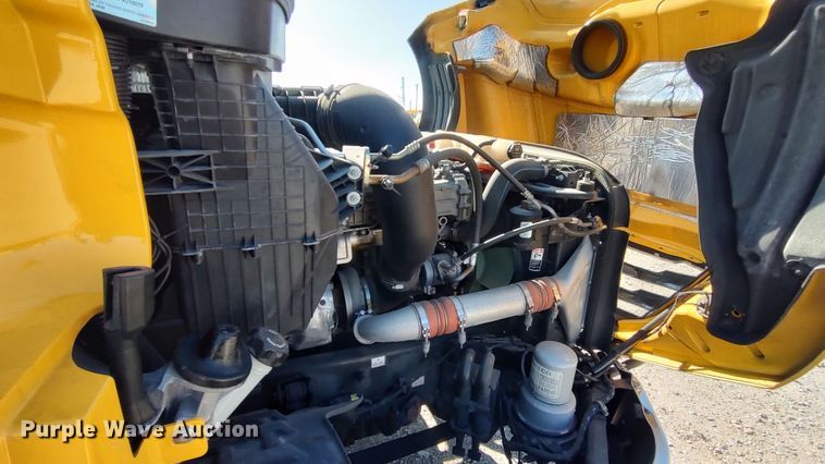 image for item LP9156 2020 Freightliner Cascadia 126 semi truck