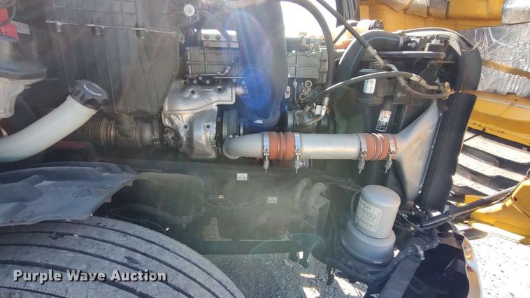 image for item LP9156 2020 Freightliner Cascadia 126 semi truck