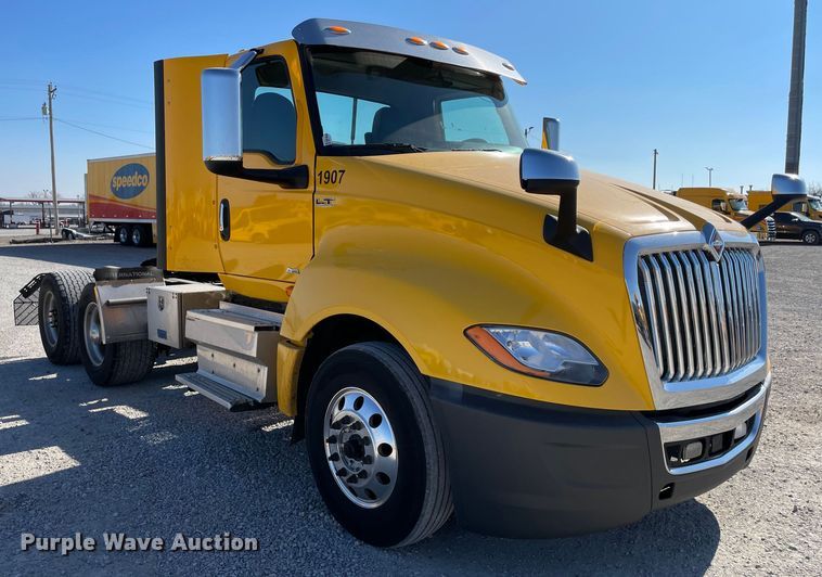 image for item LP9157 2019 International LT625  semi truck