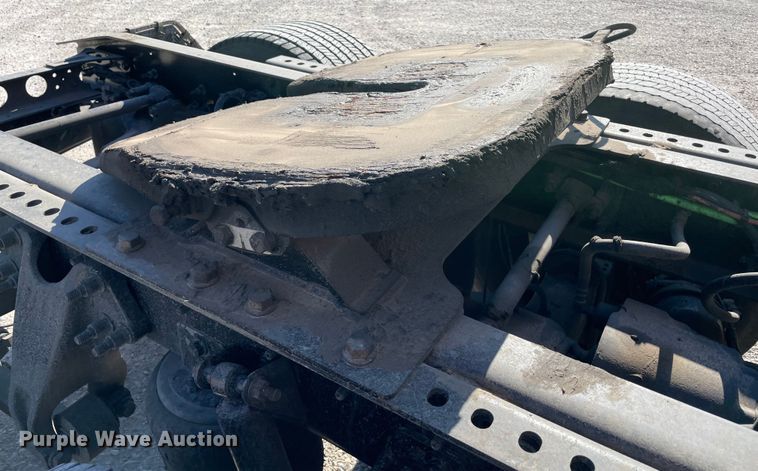 image for item LP9157 2019 International LT625  semi truck