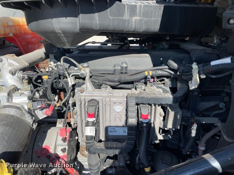 image for item LP9157 2019 International LT625  semi truck