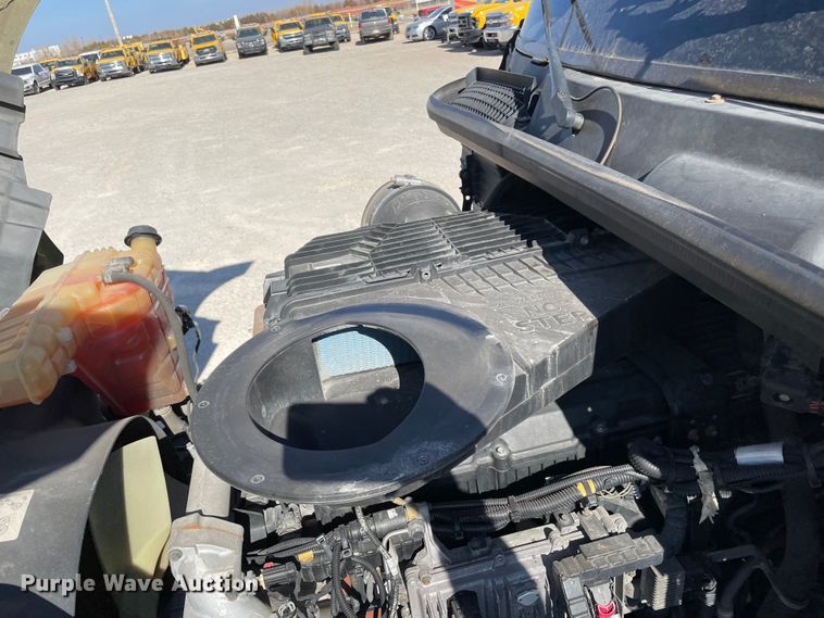 image for item LP9157 2019 International LT625  semi truck