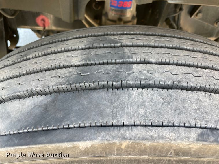 image for item LP9157 2019 International LT625  semi truck