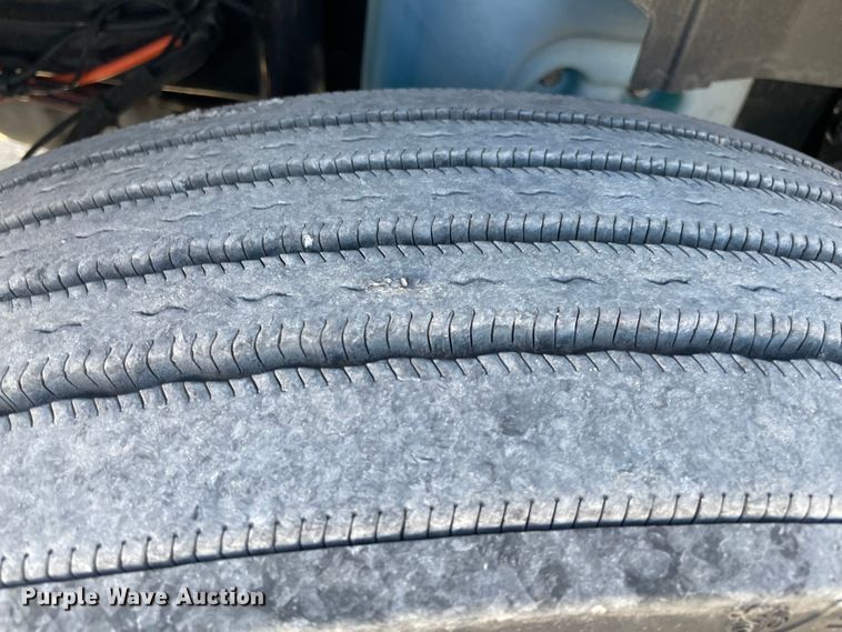 image for item LP9157 2019 International LT625  semi truck