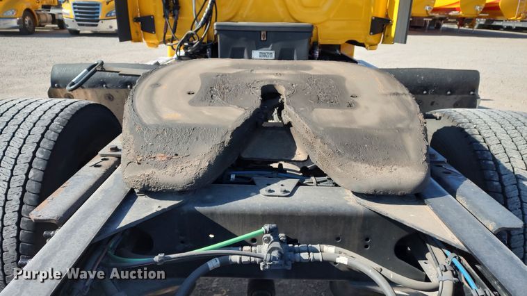 image for item LP9158 2018 Freightliner Cascadia 125 semi truck