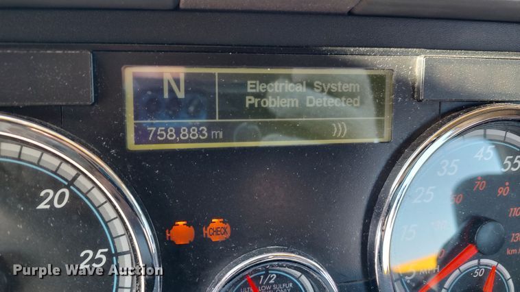 image for item LP9158 2018 Freightliner Cascadia 125 semi truck