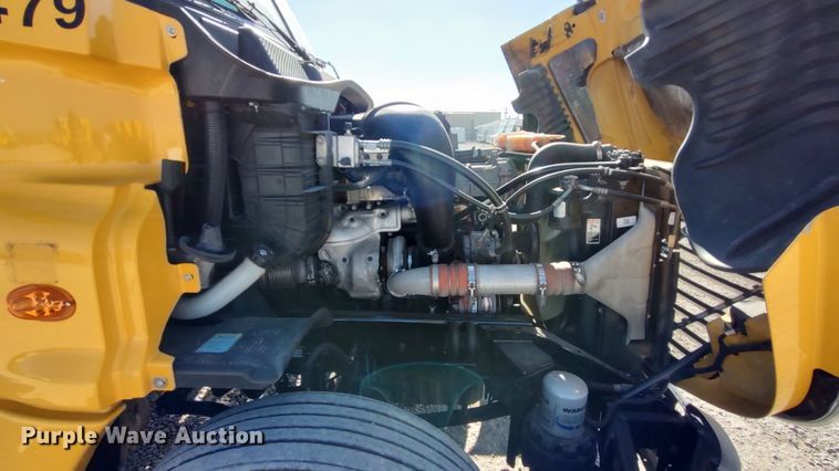 image for item LP9158 2018 Freightliner Cascadia 125 semi truck