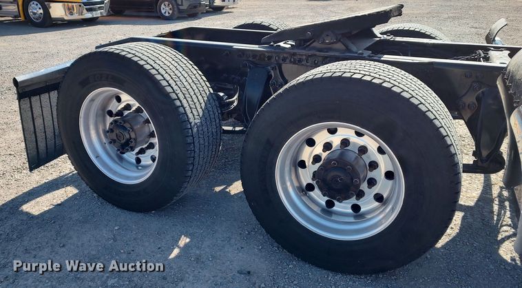 image for item LP9158 2018 Freightliner Cascadia 125 semi truck