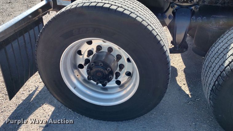 image for item LP9158 2018 Freightliner Cascadia 125 semi truck