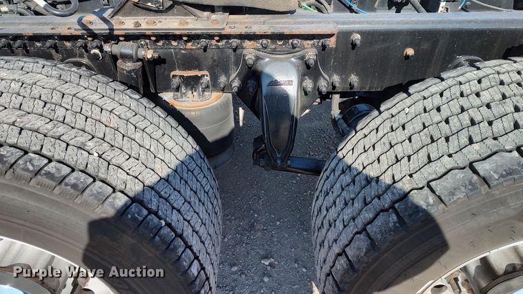 image for item LP9158 2018 Freightliner Cascadia 125 semi truck