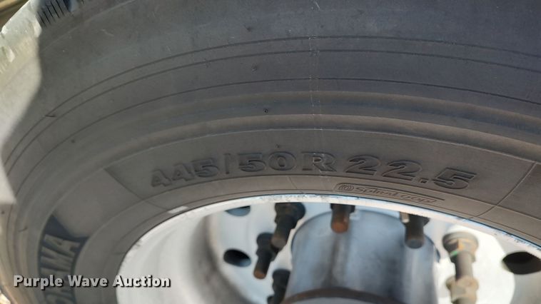 image for item LP9158 2018 Freightliner Cascadia 125 semi truck