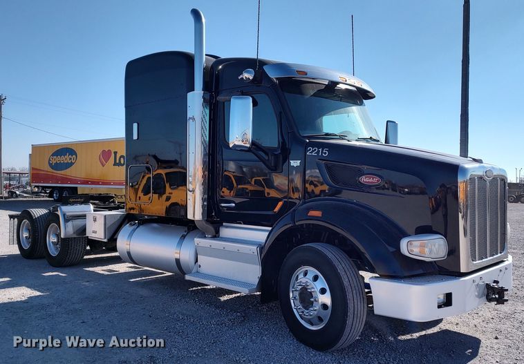 image for item LP9159 2016 Peterbilt 567  semi truck