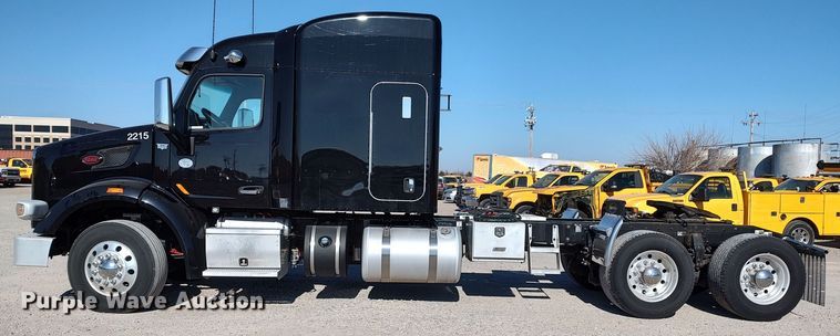 image for item LP9159 2016 Peterbilt 567  semi truck
