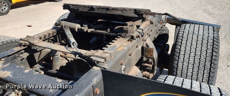 image for item LP9159 2016 Peterbilt 567  semi truck