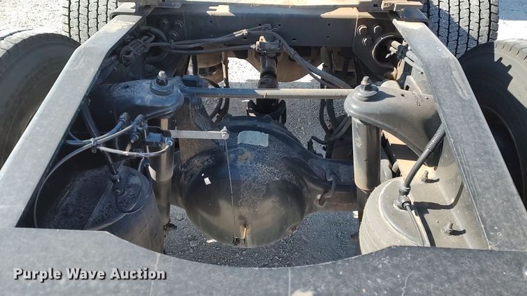 image for item LP9159 2016 Peterbilt 567  semi truck