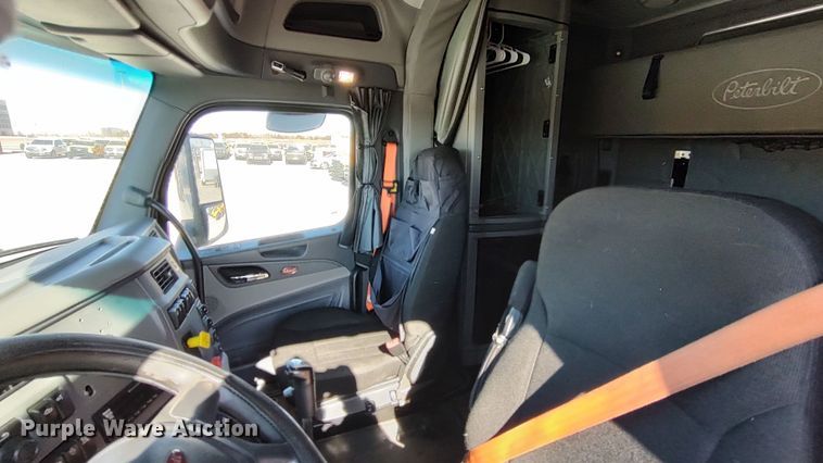 image for item LP9159 2016 Peterbilt 567  semi truck