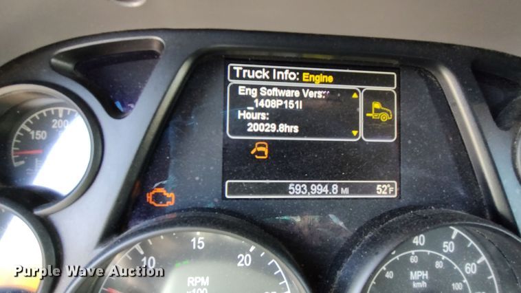 image for item LP9159 2016 Peterbilt 567  semi truck