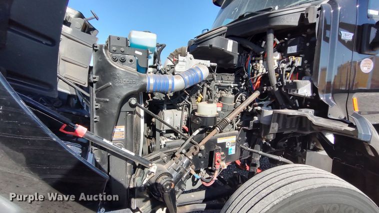 image for item LP9159 2016 Peterbilt 567  semi truck