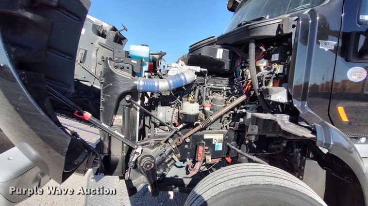 image for item LP9159 2016 Peterbilt 567  semi truck