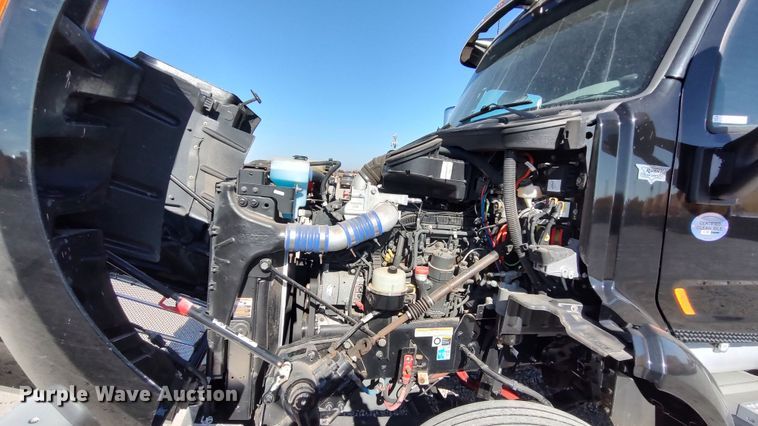 image for item LP9159 2016 Peterbilt 567  semi truck