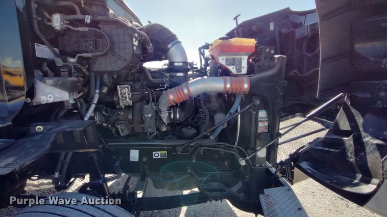 image for item LP9159 2016 Peterbilt 567  semi truck