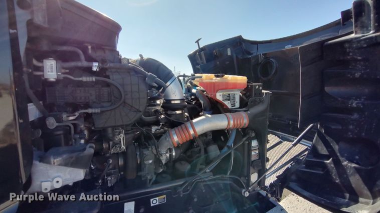 image for item LP9159 2016 Peterbilt 567  semi truck